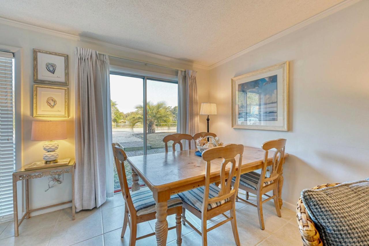 Myrtle Beach Abode With Seasonal Pool And Lake View! Βίλα Εξωτερικό φωτογραφία