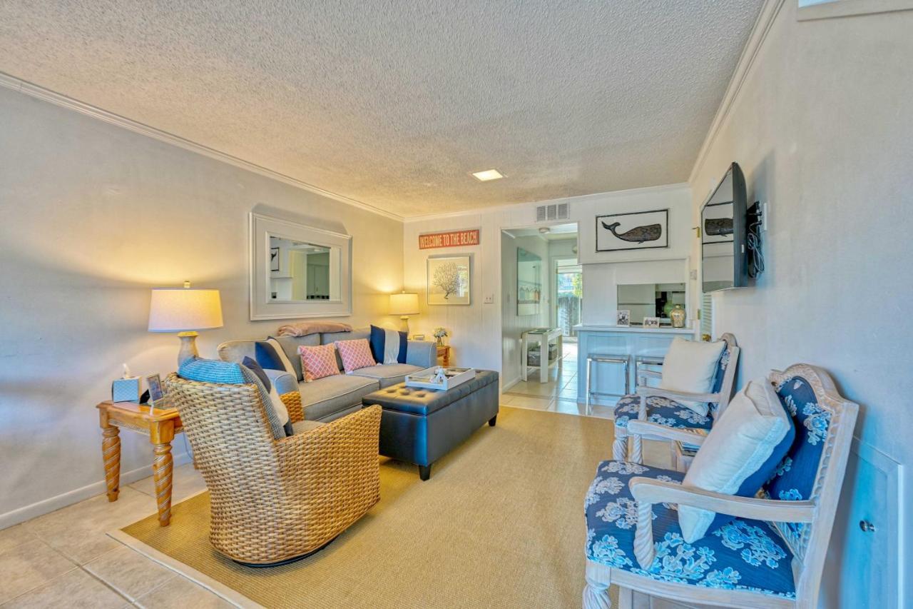 Myrtle Beach Abode With Seasonal Pool And Lake View! Βίλα Εξωτερικό φωτογραφία